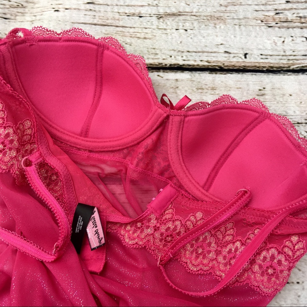 Victoria’s Secret | “Sexy little things” | y2k sparkly cami w. ruffle detail - Picture 10 of 12